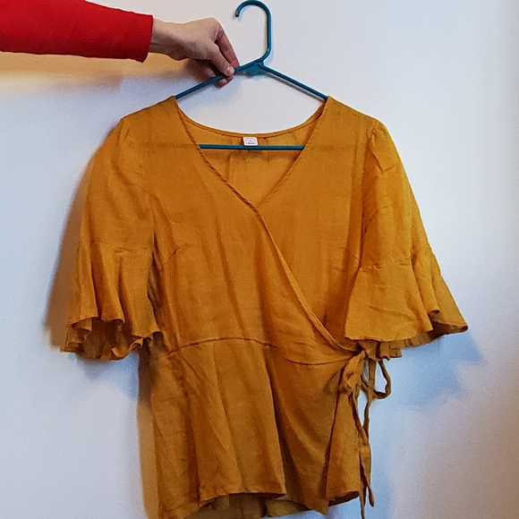 Old Navy Tops - Wrap around shirt